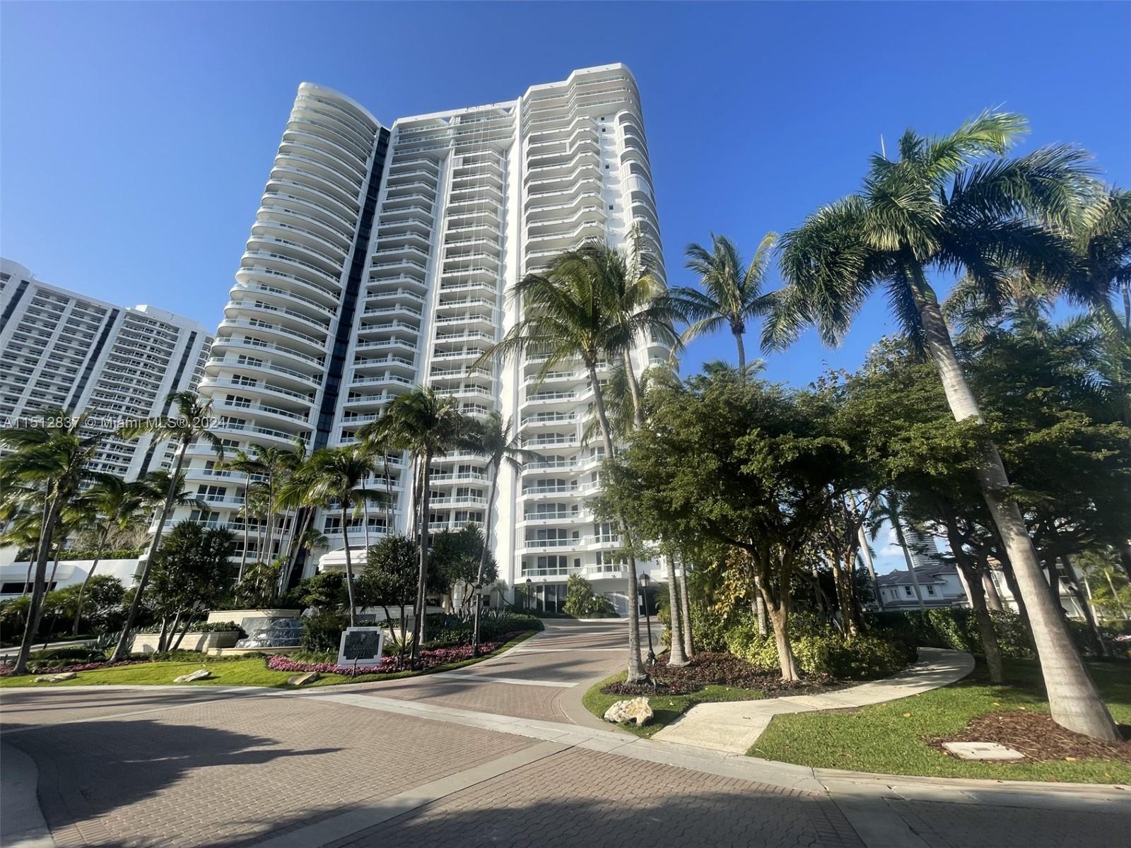 21050 Point Pl 305, Aventura, FL 33180, 4 Bedrooms Bedrooms, ,4 BathroomsBathrooms,Residential,For Sale,Point Pl,A11512837