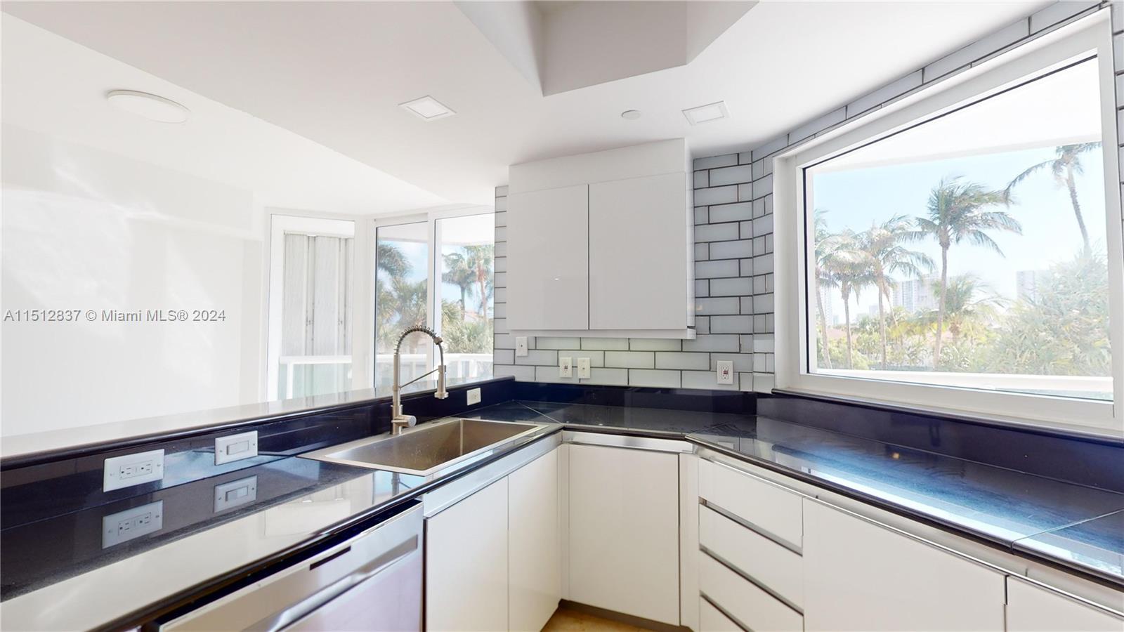 21050 Point Pl 305, Aventura, Florida 33180, 4 Bedrooms Bedrooms, ,4 BathroomsBathrooms,Residential,For Sale,21050 Point Pl 305,A11512837