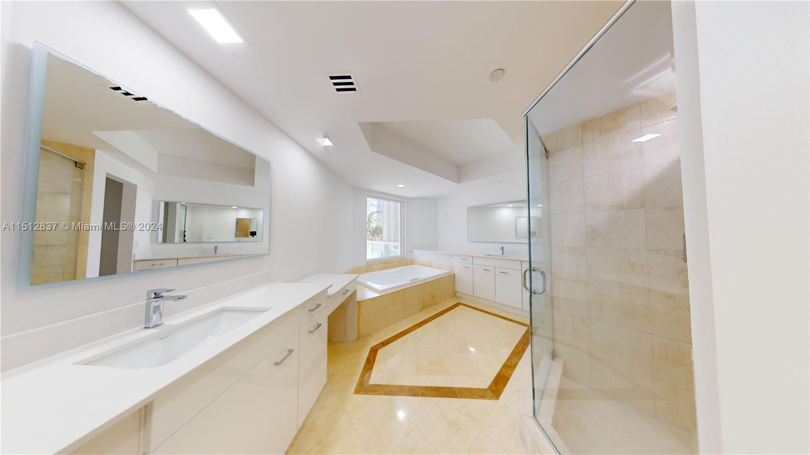 21050 Point Pl 305, Aventura, Florida 33180, 4 Bedrooms Bedrooms, ,4 BathroomsBathrooms,Residential,For Sale,21050 Point Pl 305,A11512837