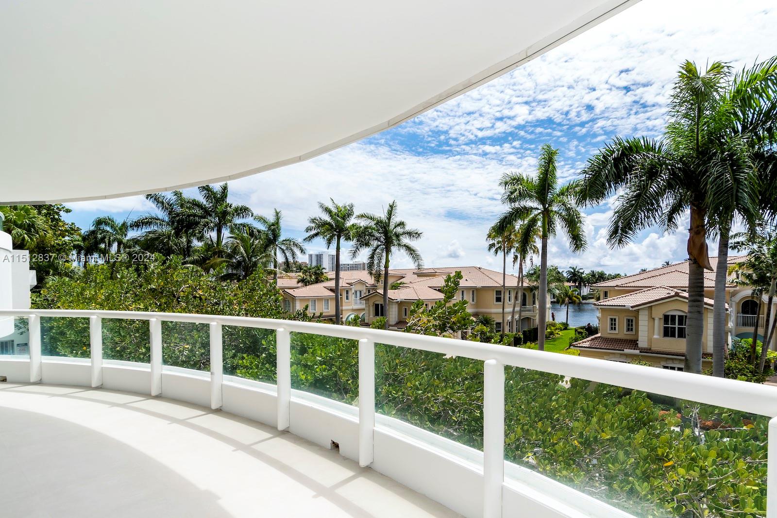 21050 Point Pl 305, Aventura, FL 33180, 4 Bedrooms Bedrooms, ,4 BathroomsBathrooms,Residential,For Sale,Point Pl,A11512837
