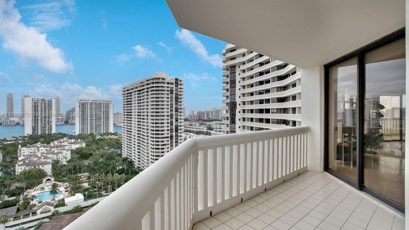 1000 W Island Blvd 2409, Aventura, Florida 33160, 3 Bedrooms Bedrooms, ,2 BathroomsBathrooms,Residentiallease,For Rent,1000 W Island Blvd 2409,A11509970