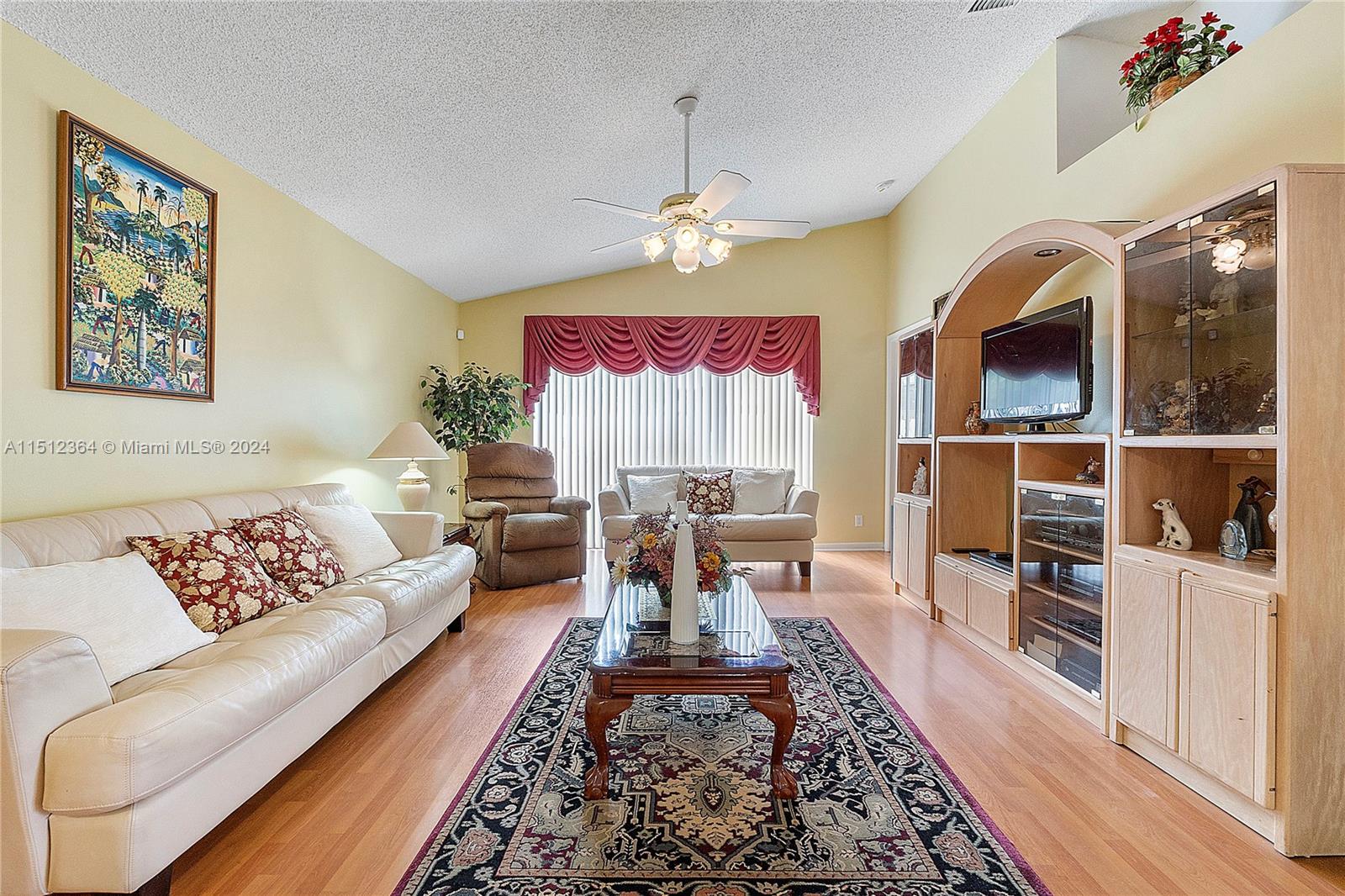 Listing Photo 10