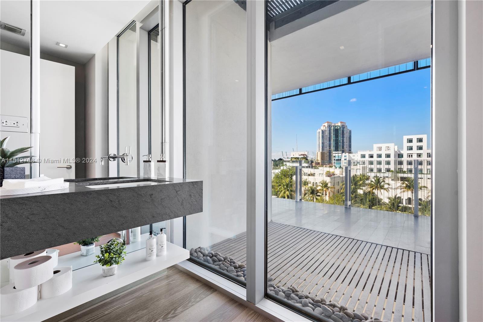 120 Ocean Dr, Miami Beach, FL, 33139 United States, 2 Bedrooms Bedrooms, ,2 BathroomsBathrooms,Residential,For Sale,Ocean Dr,A11512768