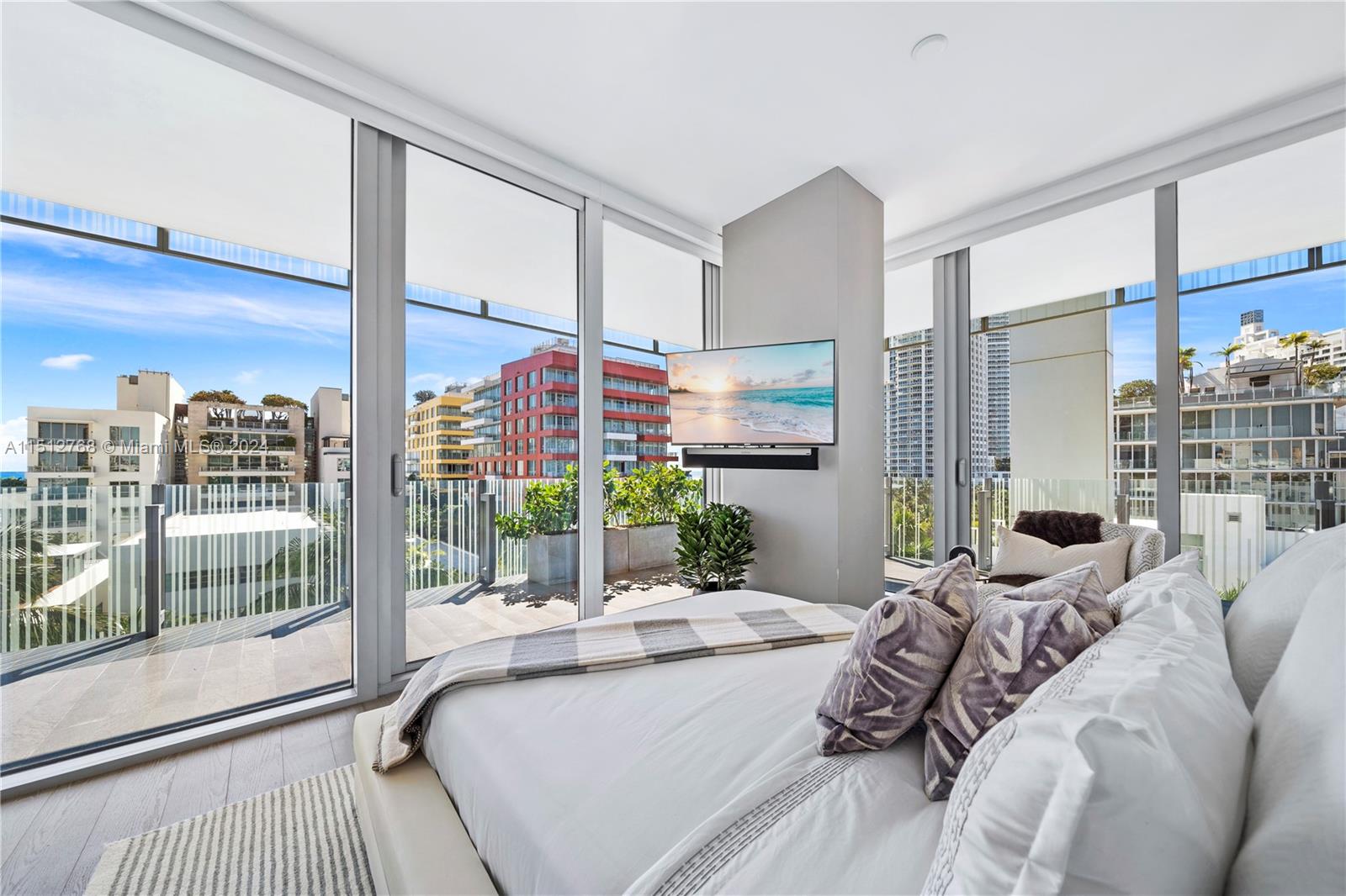 120 Ocean Dr, Miami Beach, FL, 33139 United States, 2 Bedrooms Bedrooms, ,2 BathroomsBathrooms,Residential,For Sale,Ocean Dr,A11512768