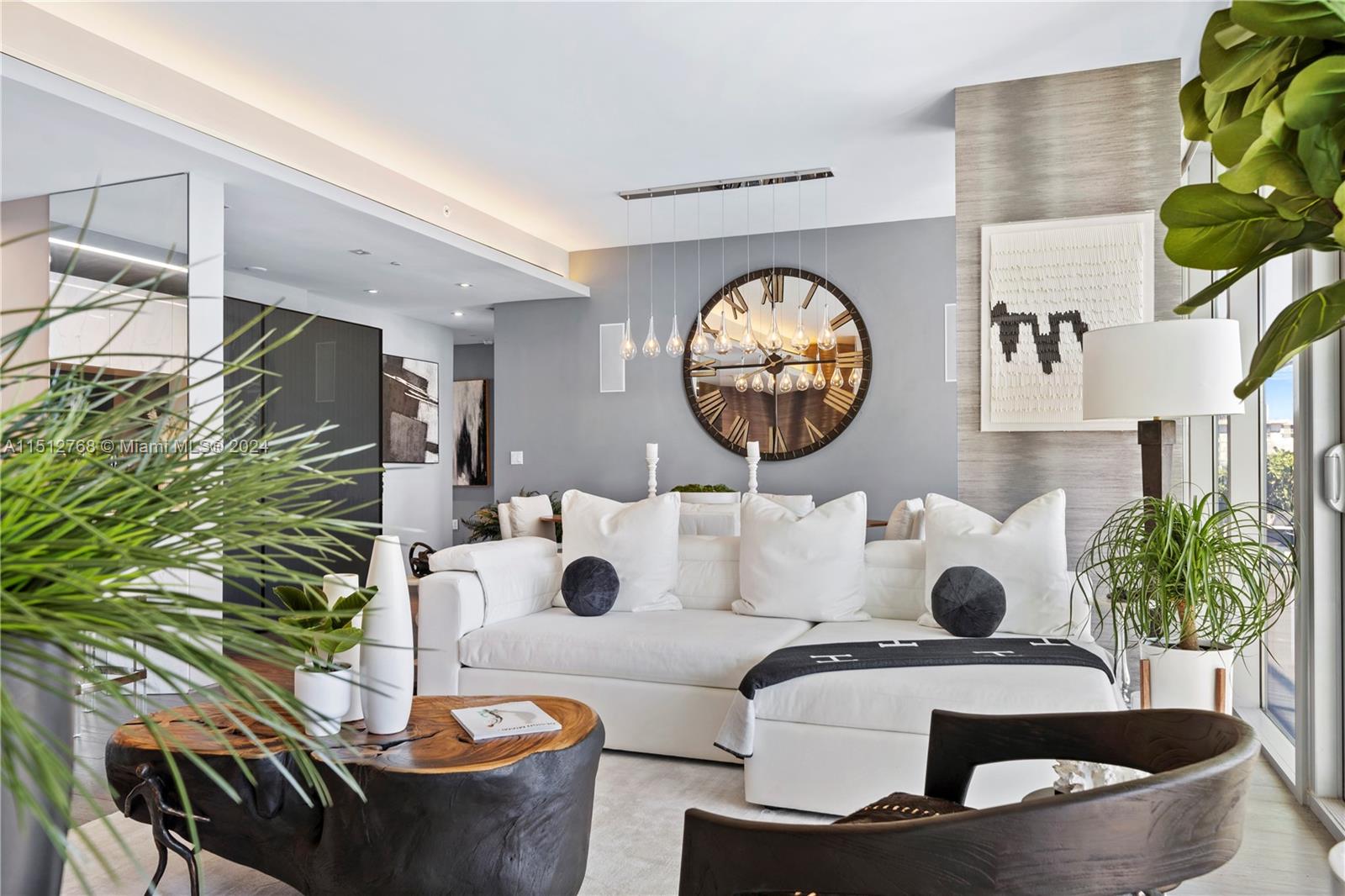 120 Ocean Dr, Miami Beach, FL, 33139 United States, 2 Bedrooms Bedrooms, ,2 BathroomsBathrooms,Residential,For Sale,Ocean Dr,A11512768