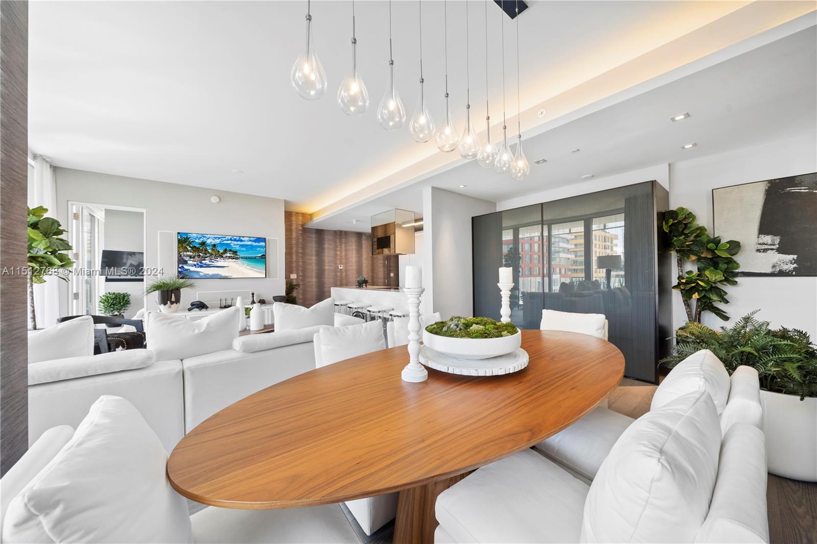 120 Ocean Dr, Miami Beach, FL, 33139 United States, 2 Bedrooms Bedrooms, ,2 BathroomsBathrooms,Residential,For Sale,Ocean Dr,A11512768