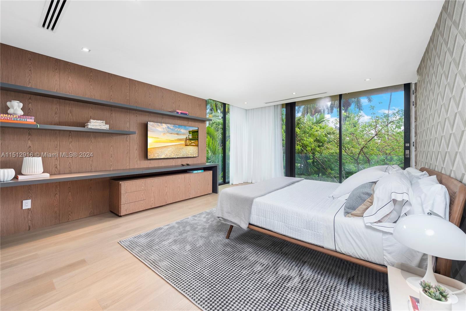 15 E San Marino, Miami, Florida 33139, 6 Bedrooms Bedrooms, ,6 BathroomsBathrooms,Residentiallease,For Rent,15 E San Marino,A11512916