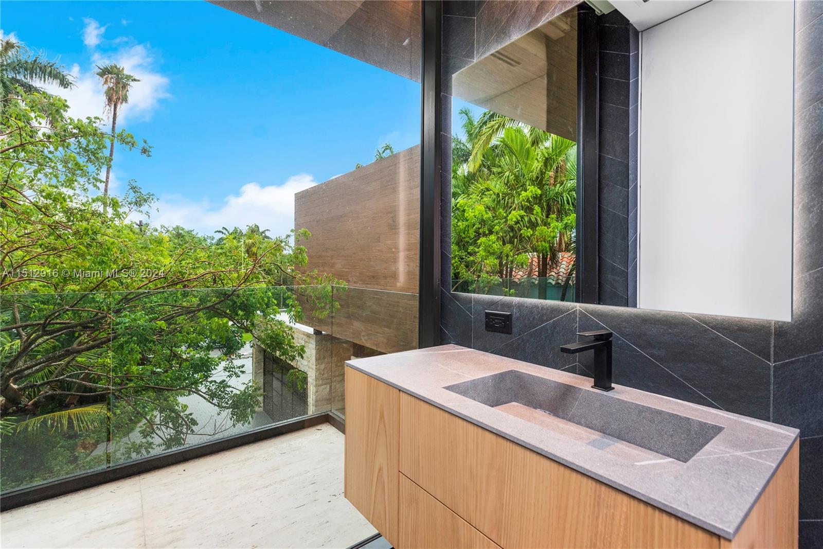 15 E San Marino, Miami, Florida 33139, 6 Bedrooms Bedrooms, ,6 BathroomsBathrooms,Residentiallease,For Rent,15 E San Marino,A11512916