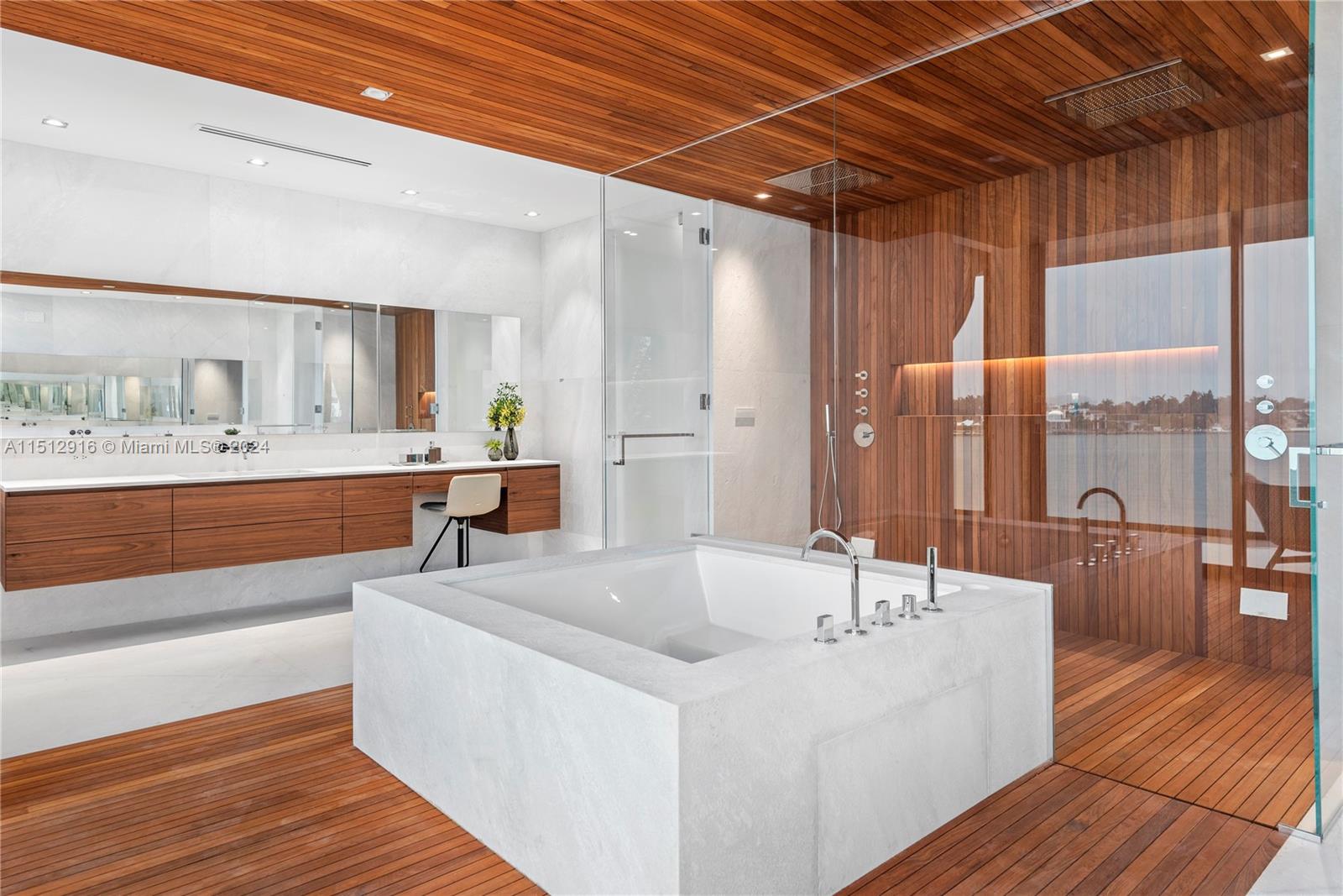 15 E San Marino, Miami, Florida 33139, 6 Bedrooms Bedrooms, ,6 BathroomsBathrooms,Residentiallease,For Rent,15 E San Marino,A11512916