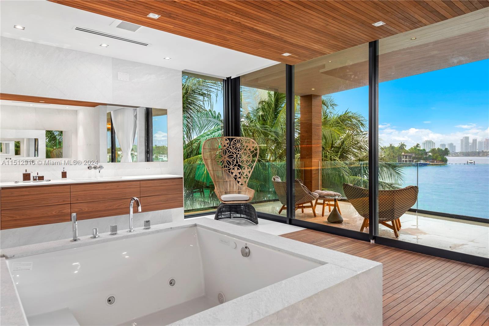 15 E San Marino, Miami, Florida 33139, 6 Bedrooms Bedrooms, ,6 BathroomsBathrooms,Residentiallease,For Rent,15 E San Marino,A11512916