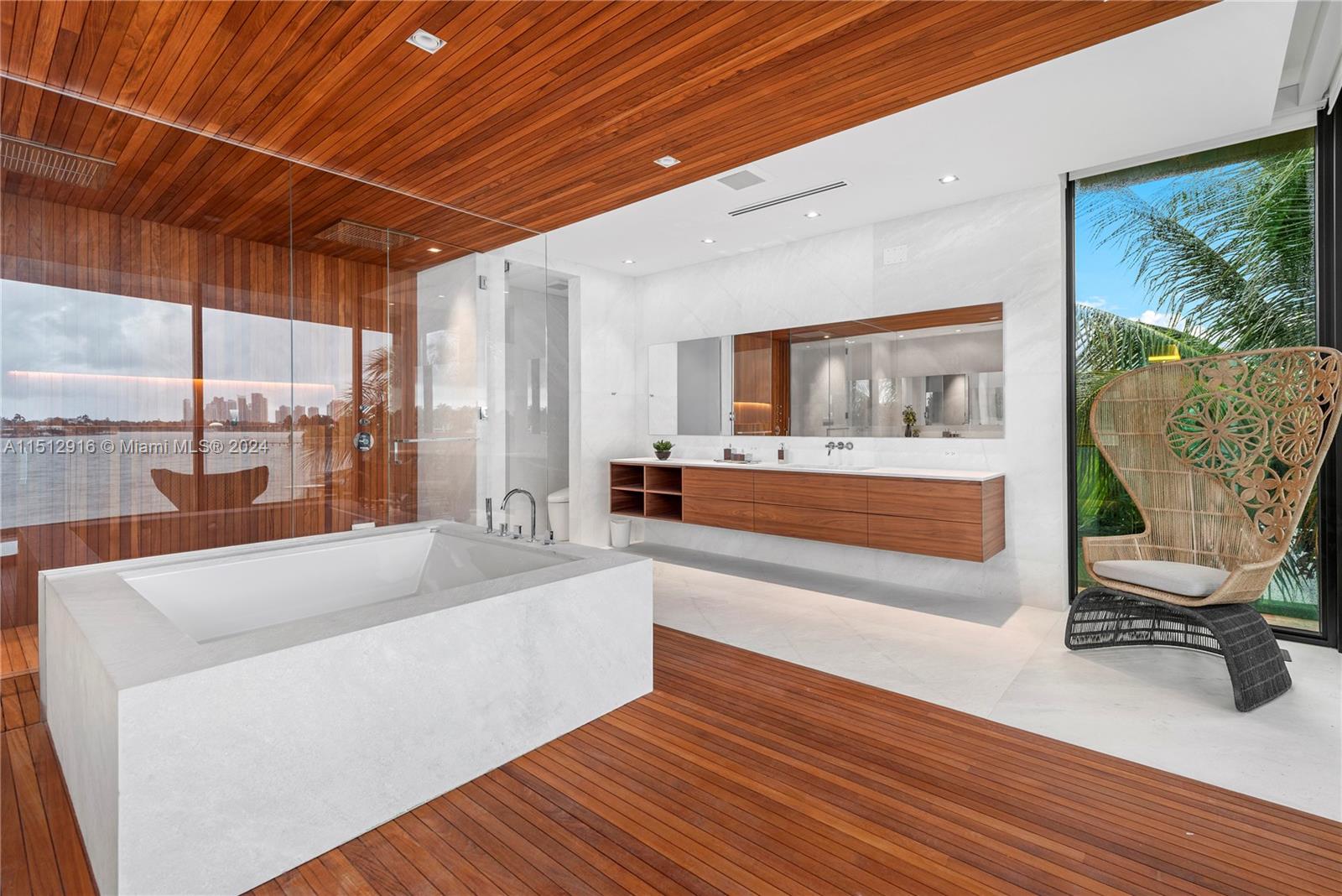 15 E San Marino, Miami, Florida 33139, 6 Bedrooms Bedrooms, ,6 BathroomsBathrooms,Residentiallease,For Rent,15 E San Marino,A11512916