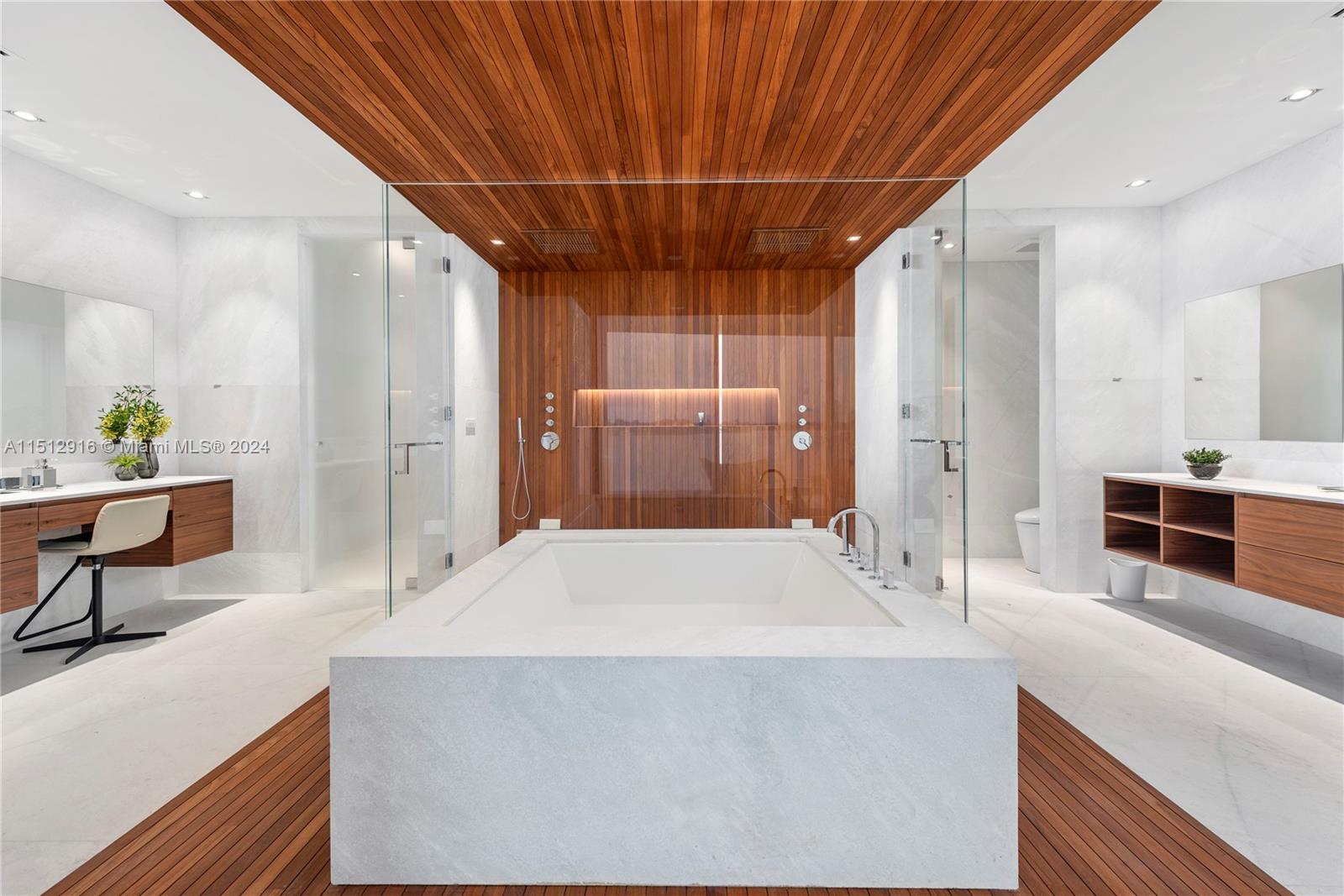 15 E San Marino, Miami, Florida 33139, 6 Bedrooms Bedrooms, ,6 BathroomsBathrooms,Residentiallease,For Rent,15 E San Marino,A11512916