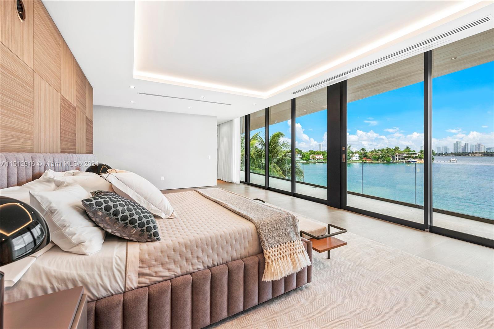 15 E San Marino, Miami, Florida 33139, 6 Bedrooms Bedrooms, ,6 BathroomsBathrooms,Residentiallease,For Rent,15 E San Marino,A11512916