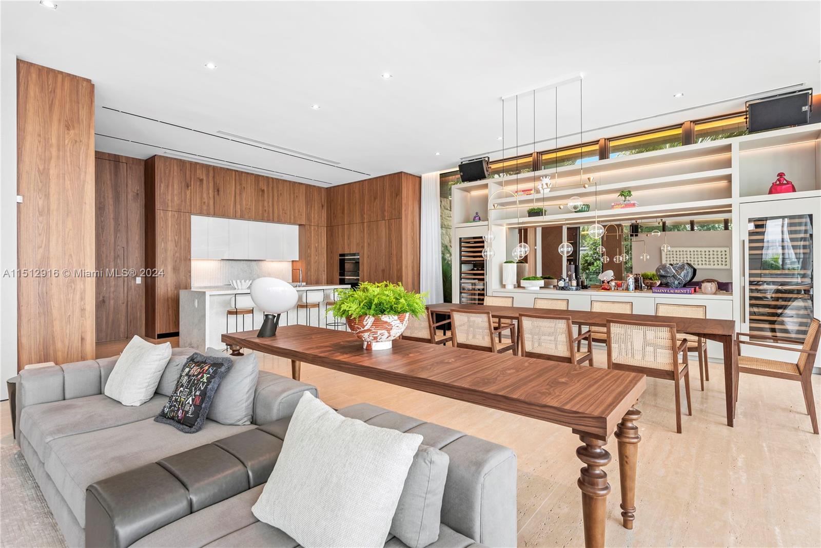 15 E San Marino, Miami, Florida 33139, 6 Bedrooms Bedrooms, ,6 BathroomsBathrooms,Residentiallease,For Rent,15 E San Marino,A11512916