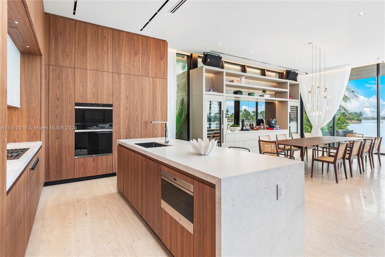 15 E San Marino, Miami, Florida 33139, 6 Bedrooms Bedrooms, ,6 BathroomsBathrooms,Residentiallease,For Rent,15 E San Marino,A11512916