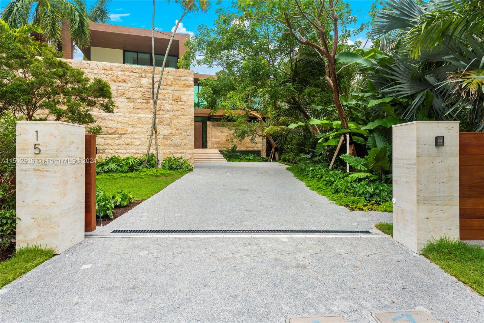 15 E San Marino, Miami, Florida 33139, 6 Bedrooms Bedrooms, ,6 BathroomsBathrooms,Residentiallease,For Rent,15 E San Marino,A11512916