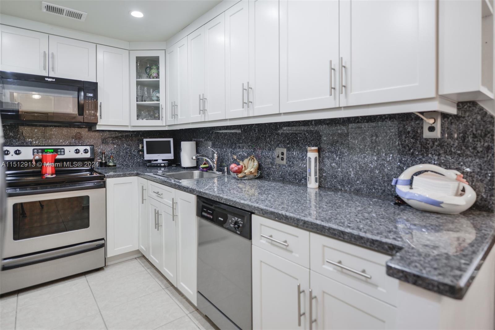 1985 S Ocean Dr 19M, Hallandale Beach, Florida 33009, 1 Bedroom Bedrooms, ,1 BathroomBathrooms,Residential,For Sale,1985 S Ocean Dr 19M,A11512913