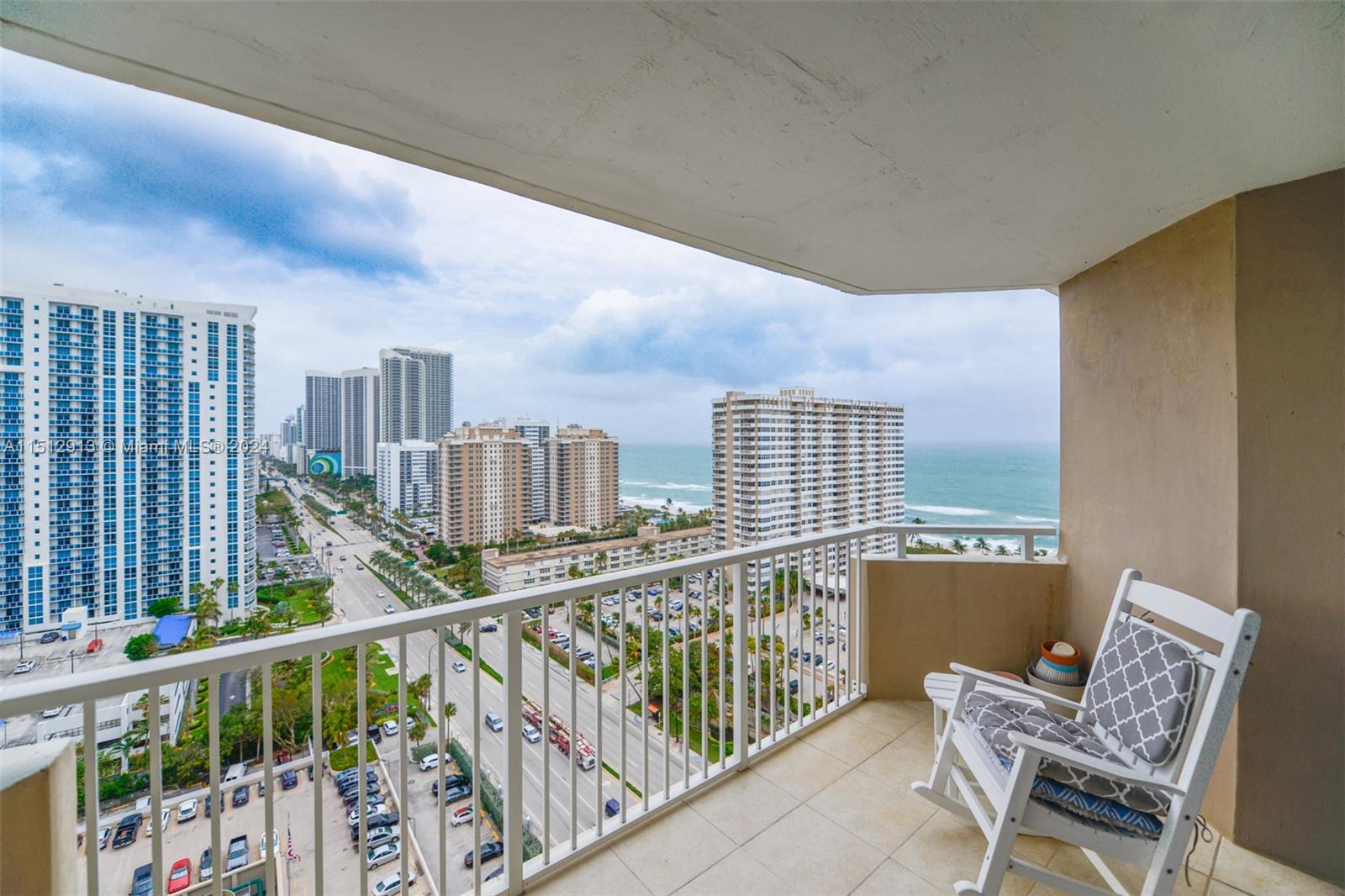 1985 S Ocean Dr 19M, Hallandale Beach, Florida 33009, 1 Bedroom Bedrooms, ,1 BathroomBathrooms,Residential,For Sale,1985 S Ocean Dr 19M,A11512913