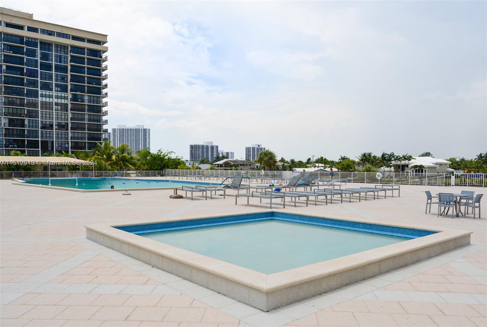1985 S Ocean Dr 19M, Hallandale Beach, Florida 33009, 1 Bedroom Bedrooms, ,1 BathroomBathrooms,Residential,For Sale,1985 S Ocean Dr 19M,A11512913