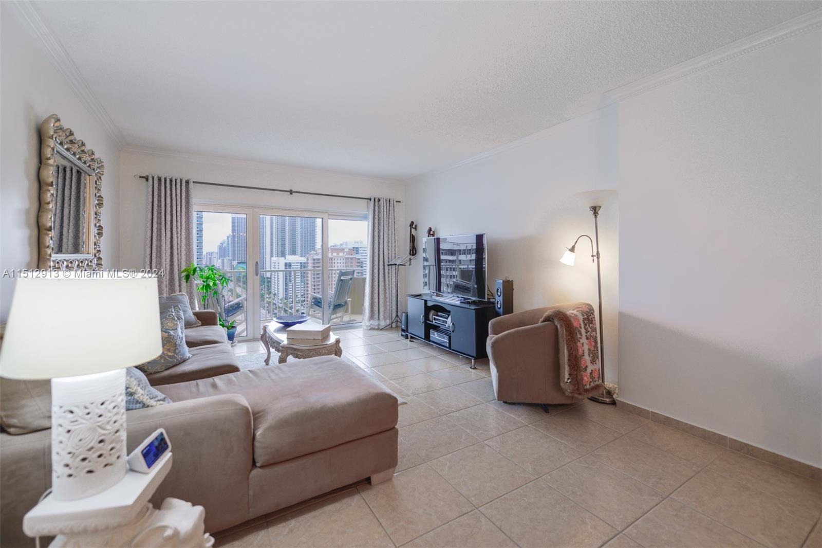 1985 S Ocean Dr 19M, Hallandale Beach, Florida 33009, 1 Bedroom Bedrooms, ,1 BathroomBathrooms,Residential,For Sale,1985 S Ocean Dr 19M,A11512913
