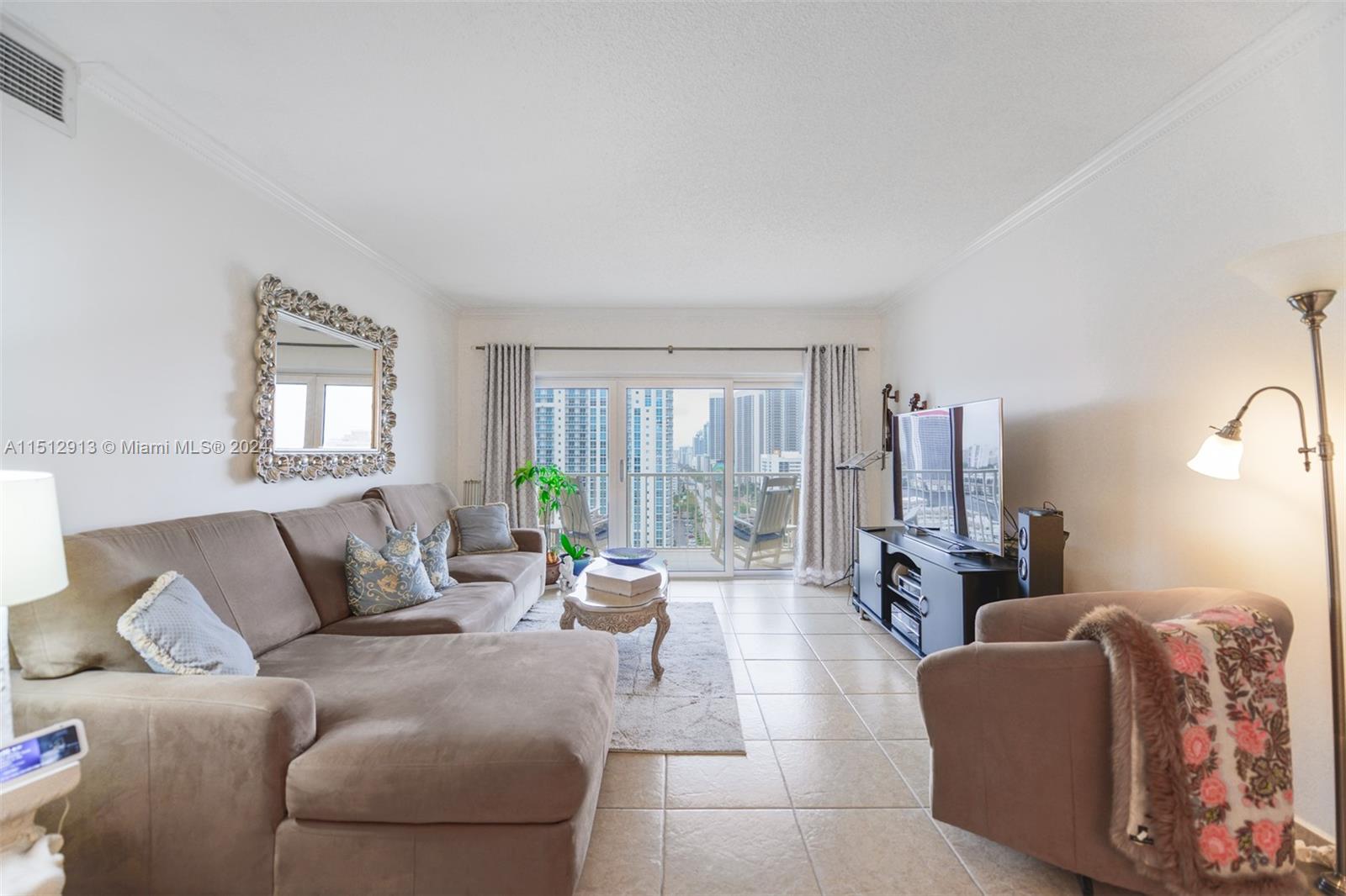 1985 S Ocean Dr 19M, Hallandale Beach, Florida 33009, 1 Bedroom Bedrooms, ,1 BathroomBathrooms,Residential,For Sale,1985 S Ocean Dr 19M,A11512913
