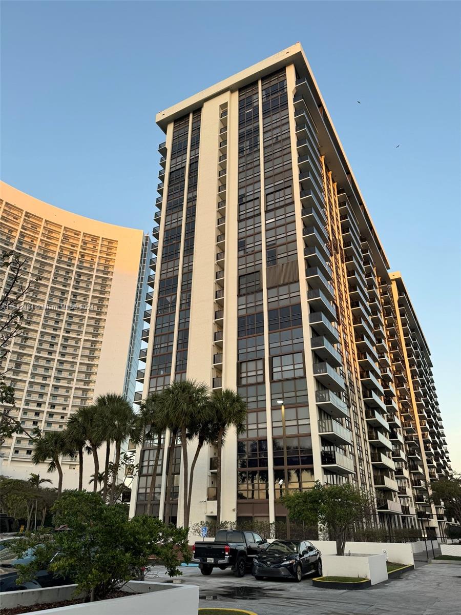 600 NE 36th St 506, Miami, Florida 33137, 1 Bedroom Bedrooms, ,2 BathroomsBathrooms,Residential,For Sale,600 NE 36th St 506,A11512484