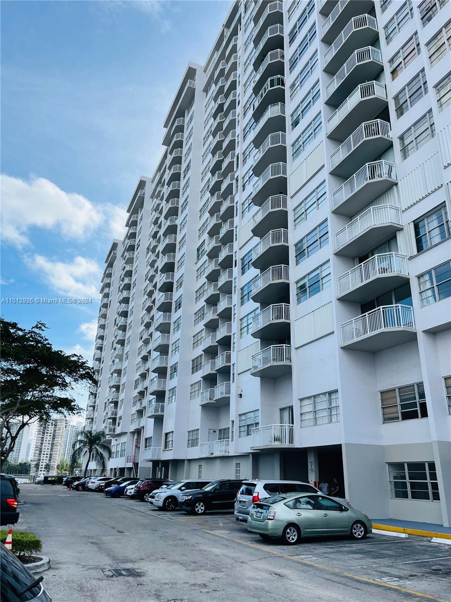 18051 Biscayne Blvd, Aventura, FL, 33160 United States, 1 Bedroom Bedrooms, ,1 BathroomBathrooms,Residential,For Sale,Biscayne Blvd,A11512926