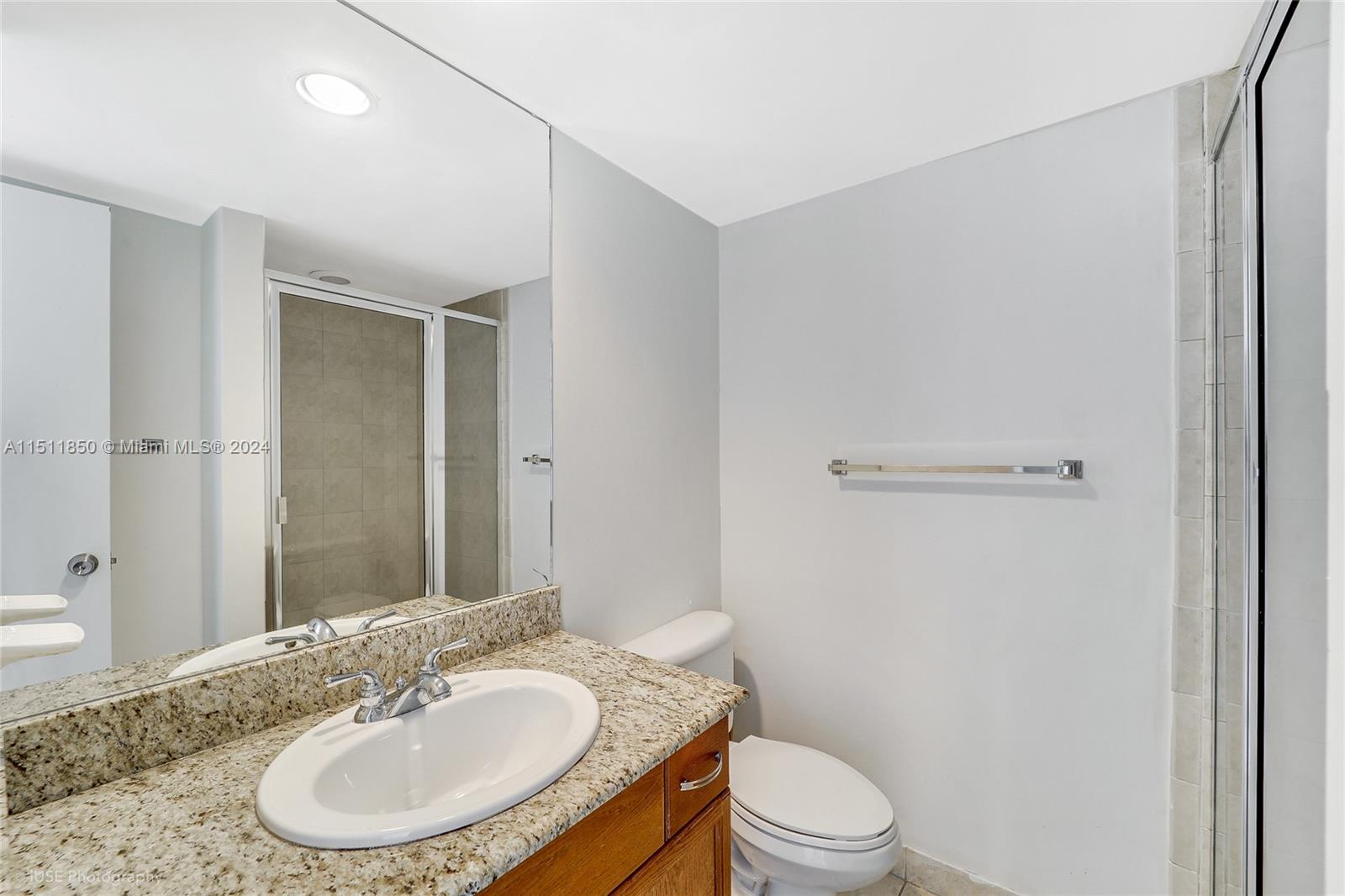 5600 Collins Ave 8W, Miami Beach, Florida 33140, 2 Bedrooms Bedrooms, ,2 BathroomsBathrooms,Residential,For Sale,5600 Collins Ave 8W,A11511850