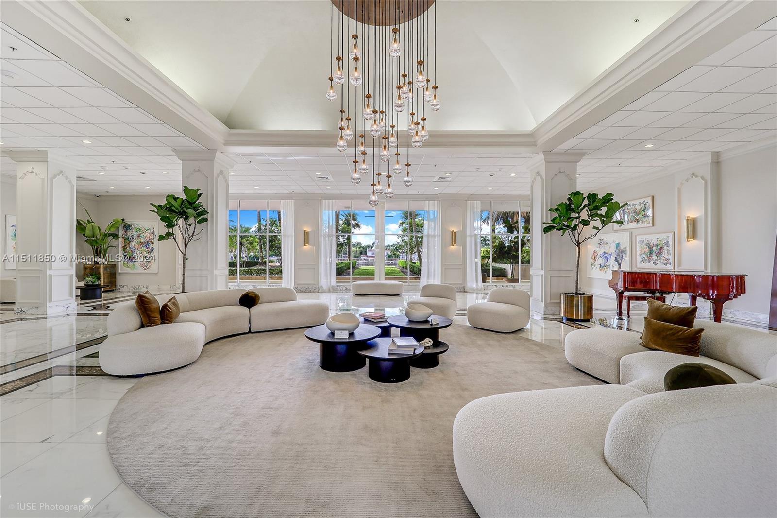 5600 Collins Ave 8W, Miami Beach, Florida 33140, 2 Bedrooms Bedrooms, ,2 BathroomsBathrooms,Residential,For Sale,5600 Collins Ave 8W,A11511850