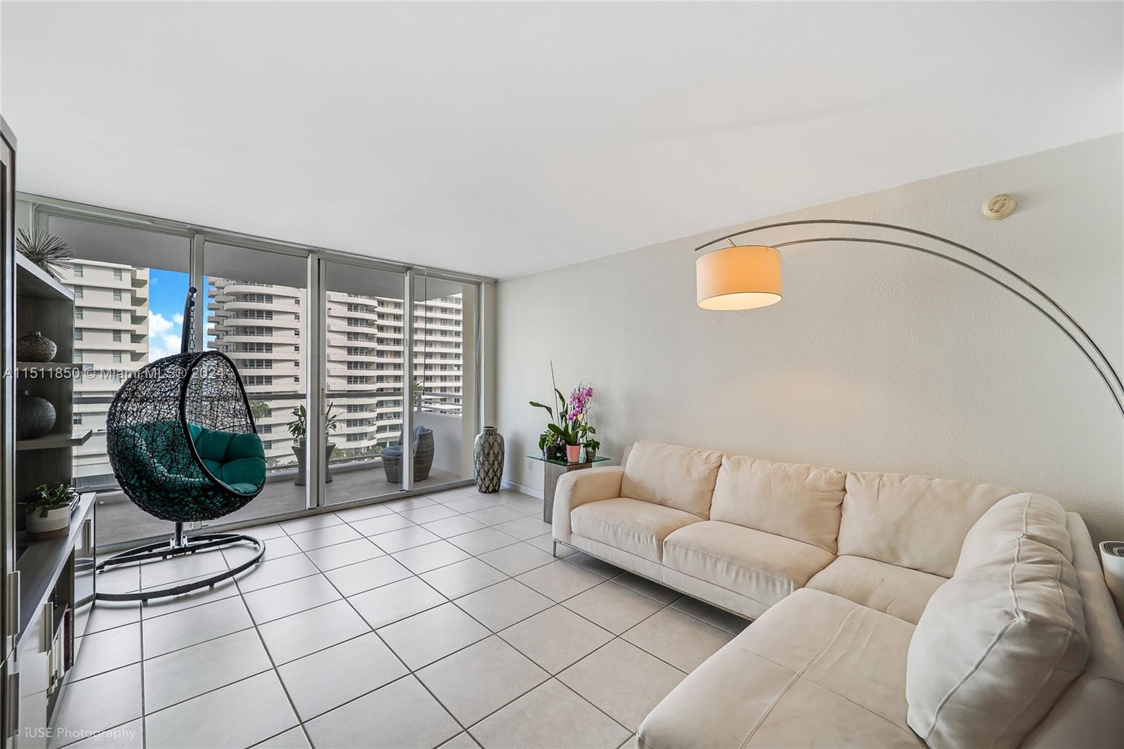 5600 Collins Ave 8W, Miami Beach, Florida 33140, 2 Bedrooms Bedrooms, ,2 BathroomsBathrooms,Residential,For Sale,5600 Collins Ave 8W,A11511850