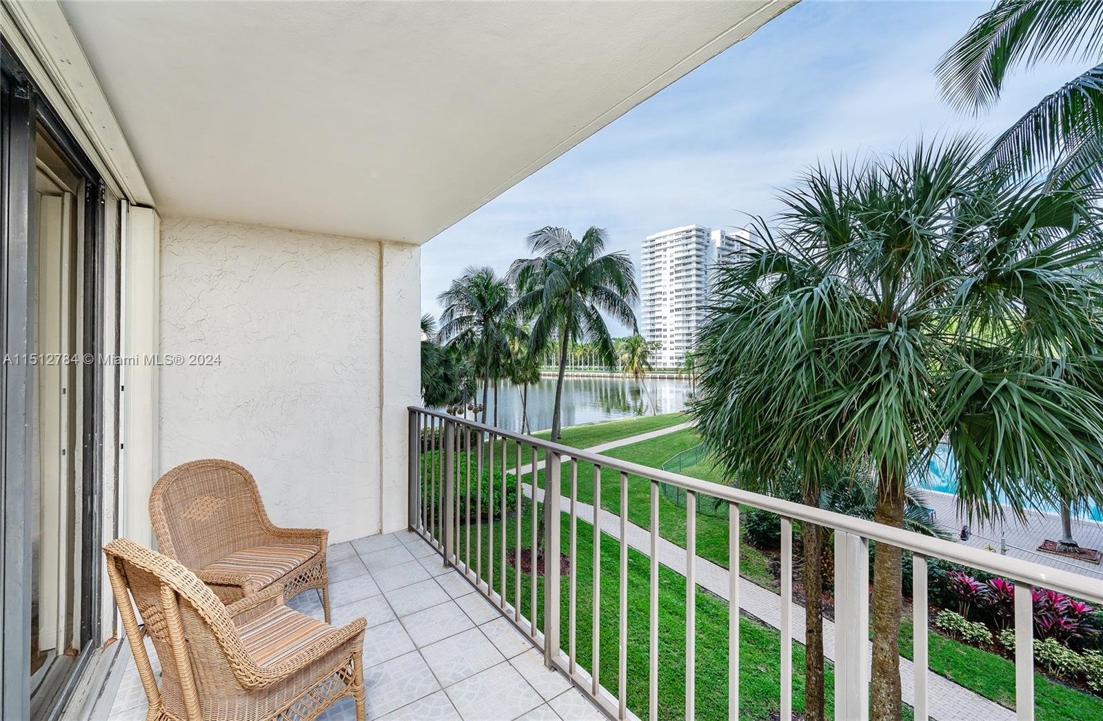 18151 NE 31st Ct 312, Aventura, Florida 33160, 2 Bedrooms Bedrooms, ,2 BathroomsBathrooms,Residential,For Sale,18151 NE 31st Ct 312,A11512784