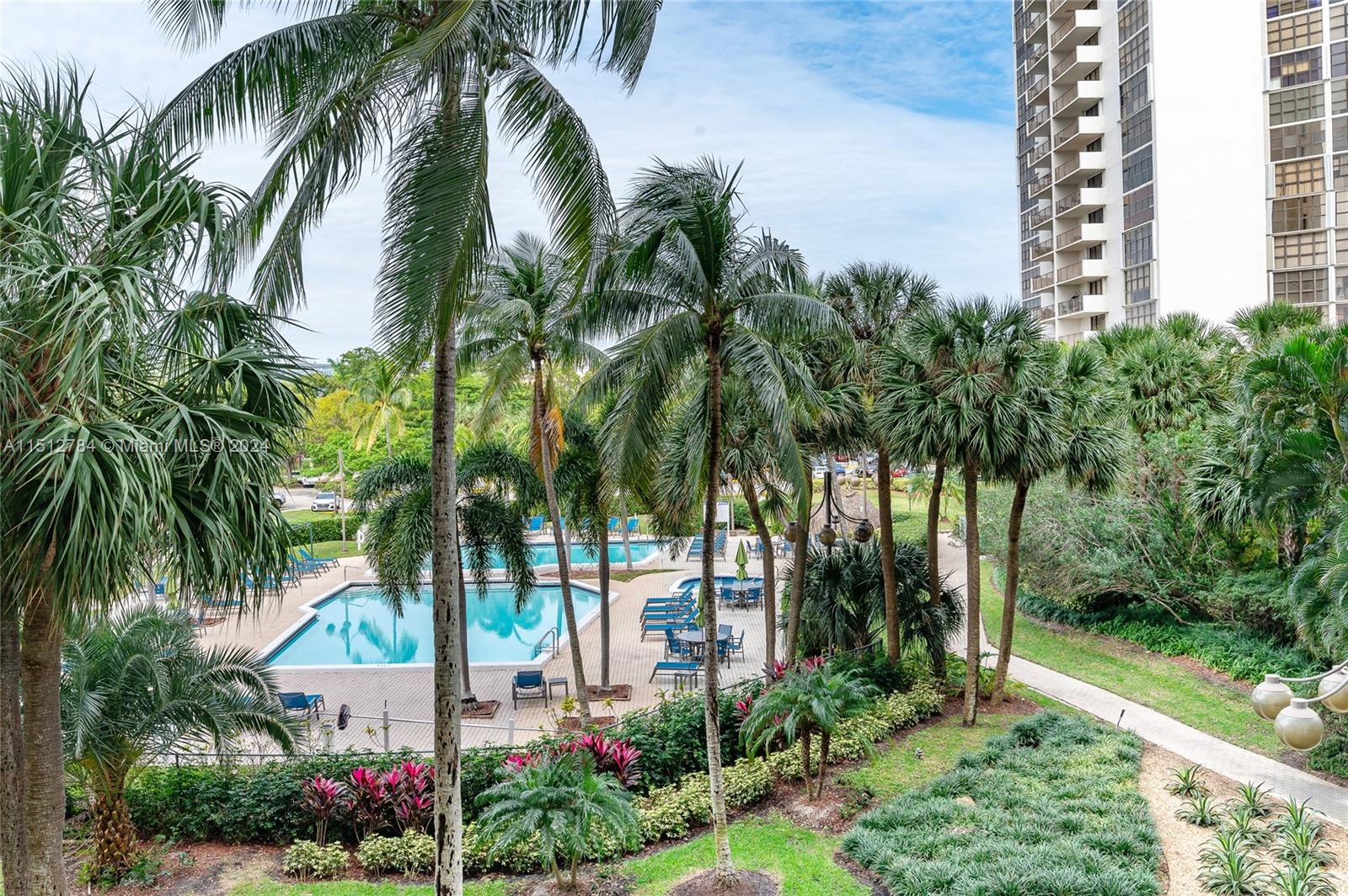 18151 NE 31st Ct 312, Aventura, FL 33160, 2 Bedrooms Bedrooms, ,2 BathroomsBathrooms,Residential,For Sale,31st Ct,A11512784