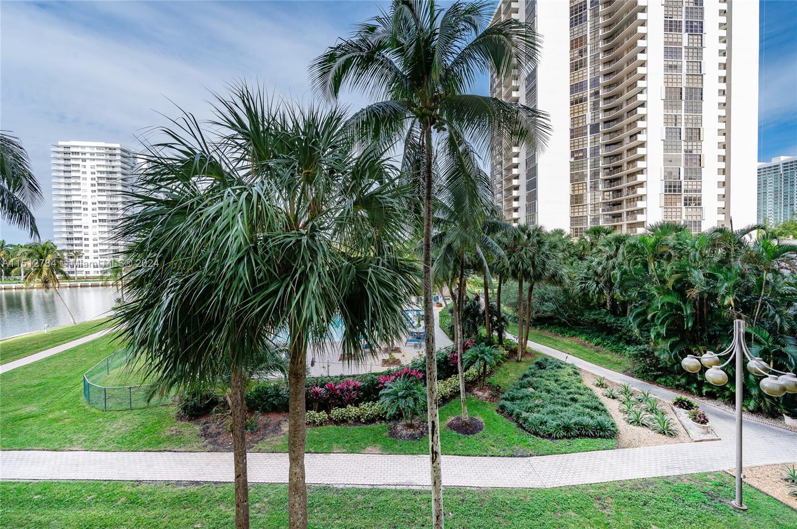18151 NE 31st Ct 312, Aventura, FL 33160, 2 Bedrooms Bedrooms, ,2 BathroomsBathrooms,Residential,For Sale,31st Ct,A11512784