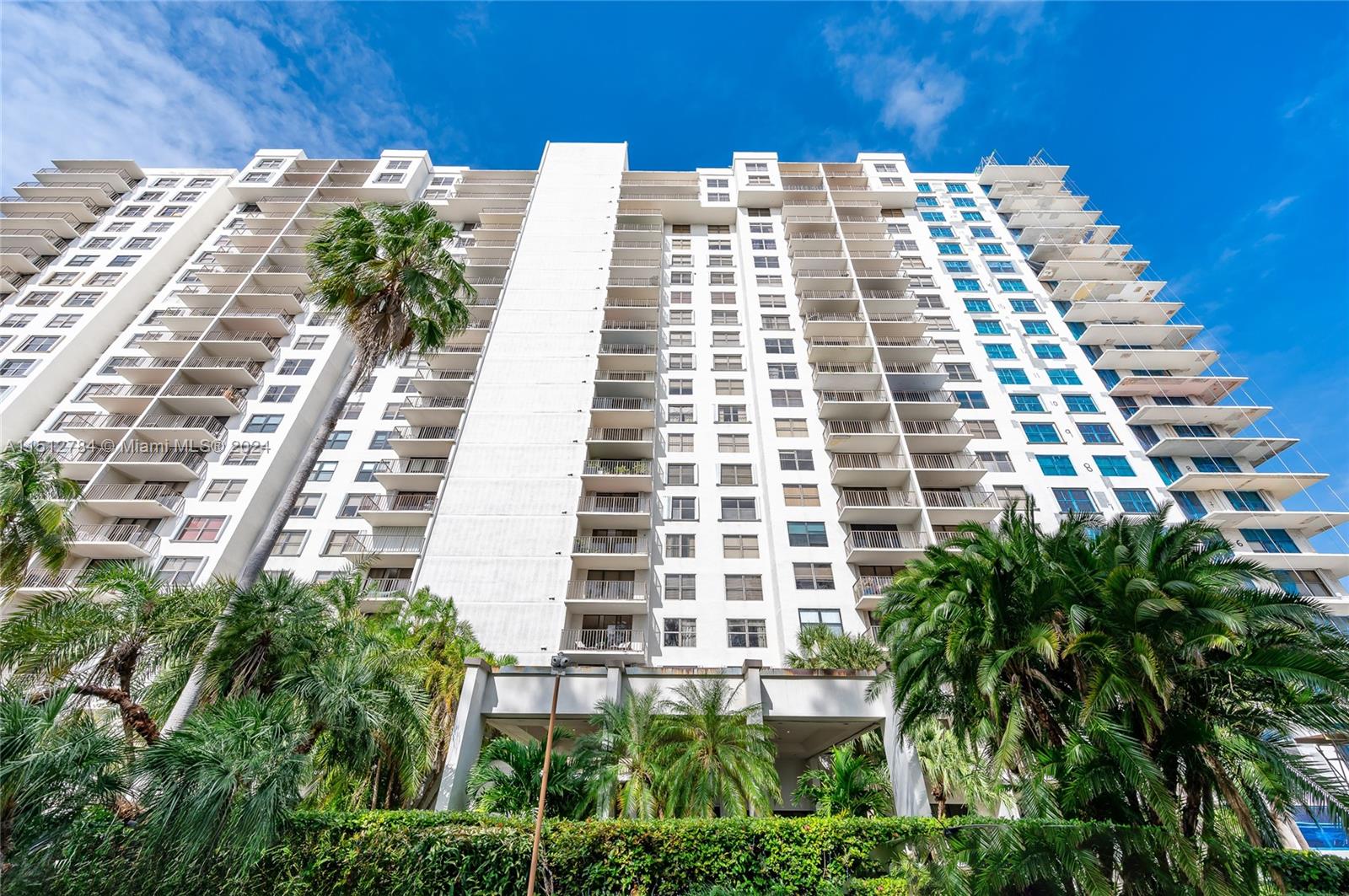 18151 NE 31st Ct 312, Aventura, FL 33160, 2 Bedrooms Bedrooms, ,2 BathroomsBathrooms,Residential,For Sale,31st Ct,A11512784