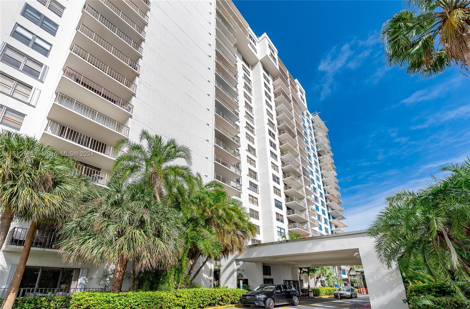18151 NE 31st Ct 312, Aventura, FL 33160, 2 Bedrooms Bedrooms, ,2 BathroomsBathrooms,Residential,For Sale,31st Ct,A11512784
