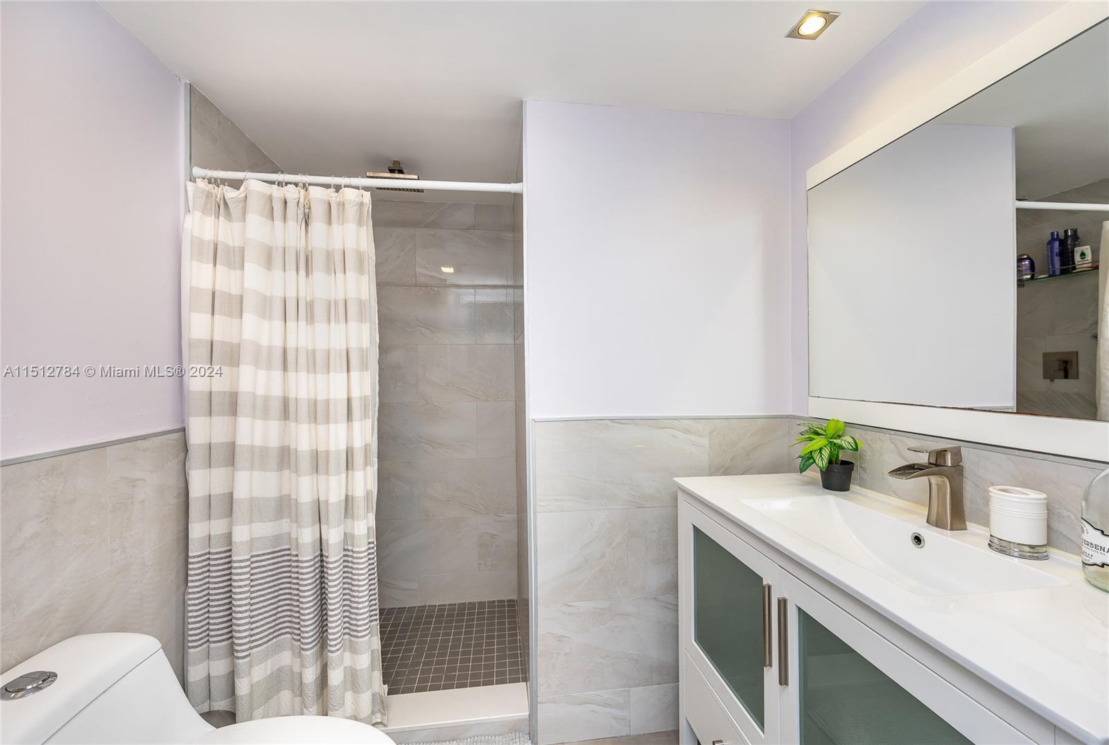 18151 NE 31st Ct 312, Aventura, FL 33160, 2 Bedrooms Bedrooms, ,2 BathroomsBathrooms,Residential,For Sale,31st Ct,A11512784