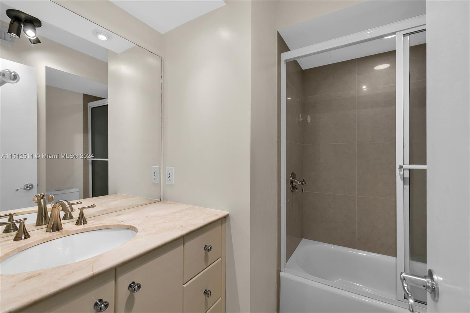 8927 NE 4th Ave Rd 8927, Miami Shores, Florida 33138, 3 Bedrooms Bedrooms, ,2 BathroomsBathrooms,Residential,For Sale,8927 NE 4th Ave Rd 8927,A11512511