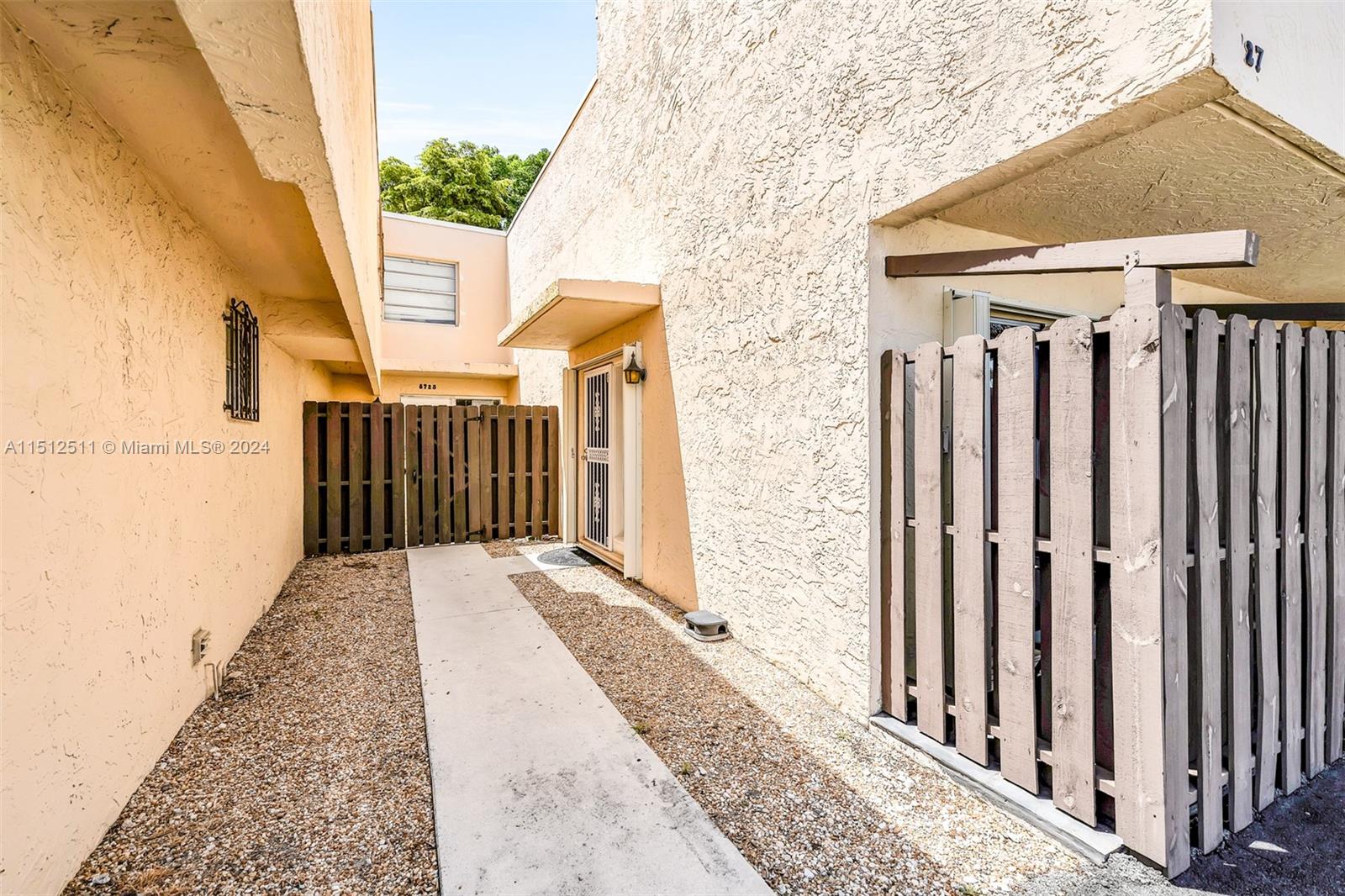 8927 NE 4th Ave Rd 8927, Miami Shores, Florida 33138, 3 Bedrooms Bedrooms, ,2 BathroomsBathrooms,Residential,For Sale,8927 NE 4th Ave Rd 8927,A11512511