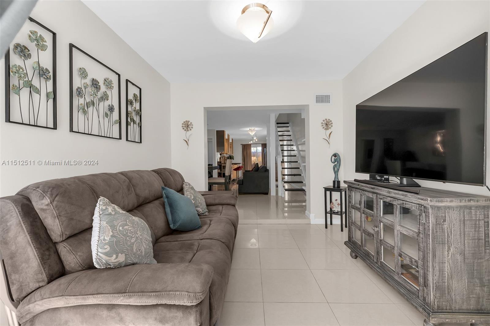 8927 NE 4th Ave Rd 8927, Miami Shores, Florida 33138, 3 Bedrooms Bedrooms, ,2 BathroomsBathrooms,Residential,For Sale,8927 NE 4th Ave Rd 8927,A11512511