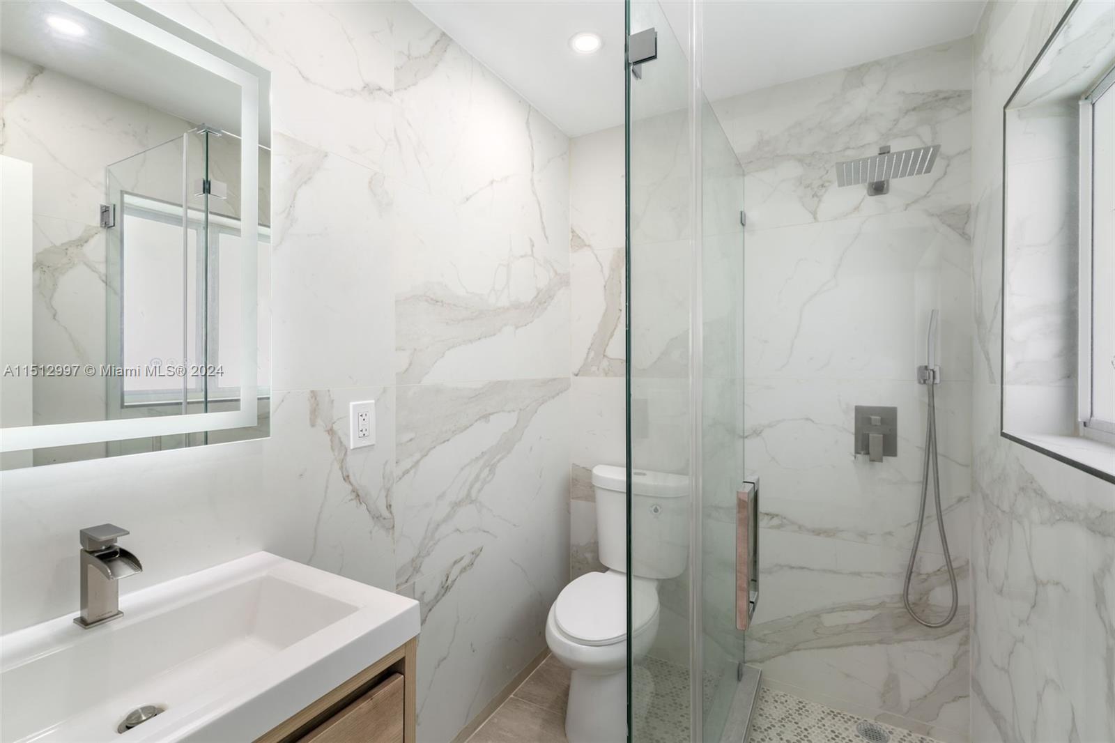 430 Tamarind Dr, Hallandale Beach, Florida 33009, 5 Bedrooms Bedrooms, ,4 BathroomsBathrooms,Residentiallease,For Rent,430 Tamarind Dr,A11512997