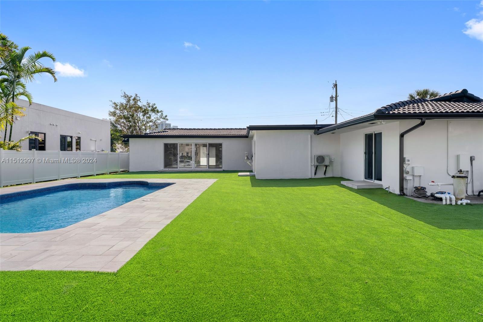 430 Tamarind Dr, Hallandale Beach, Florida 33009, 5 Bedrooms Bedrooms, ,4 BathroomsBathrooms,Residentiallease,For Rent,430 Tamarind Dr,A11512997