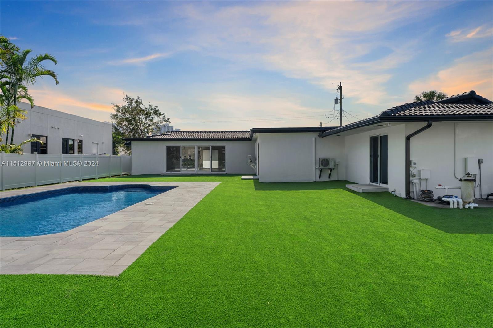 430 Tamarind Dr, Hallandale Beach, Florida 33009, 5 Bedrooms Bedrooms, ,4 BathroomsBathrooms,Residentiallease,For Rent,430 Tamarind Dr,A11512997