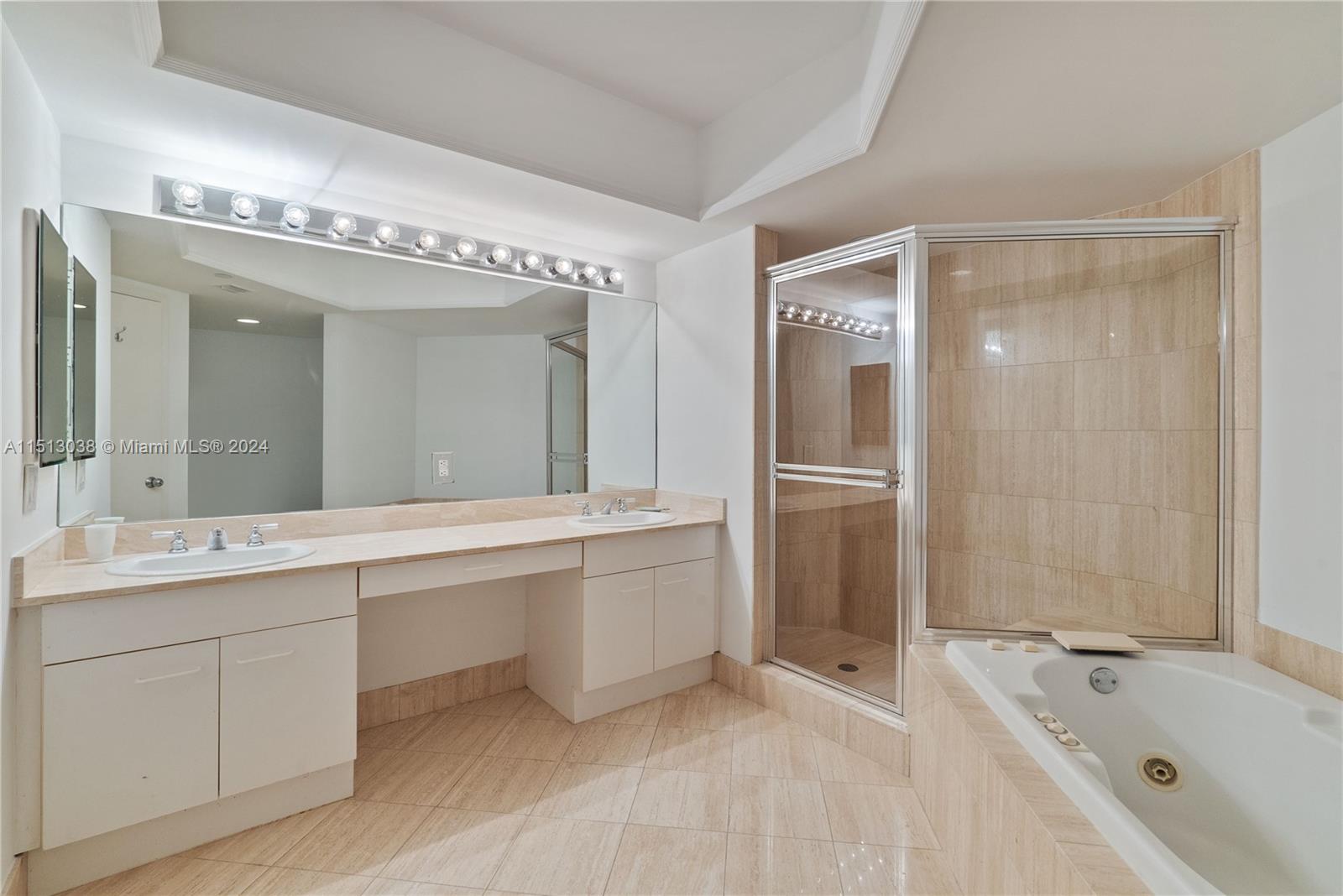 21205 Yacht Club Dr 1803, Aventura, FL 33180, 3 Bedrooms Bedrooms, ,2 BathroomsBathrooms,Residential,For Sale,Yacht Club Dr,A11513038