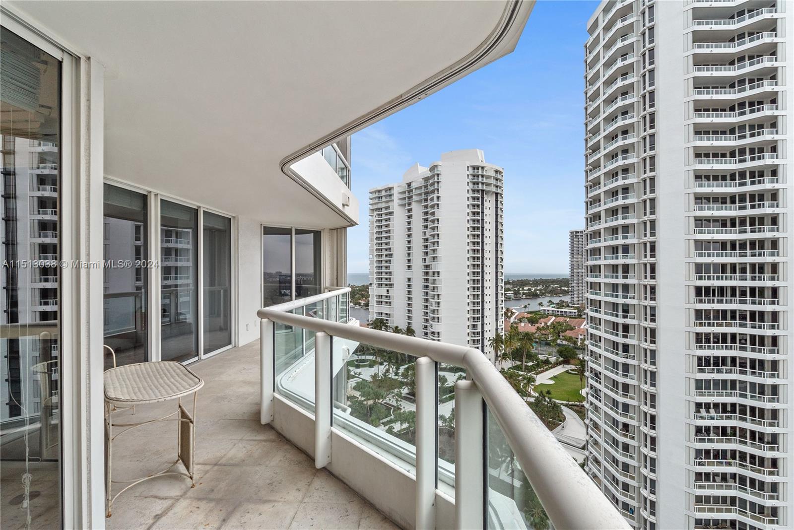 21205 Yacht Club Dr 1803, Aventura, FL 33180, 3 Bedrooms Bedrooms, ,2 BathroomsBathrooms,Residential,For Sale,Yacht Club Dr,A11513038