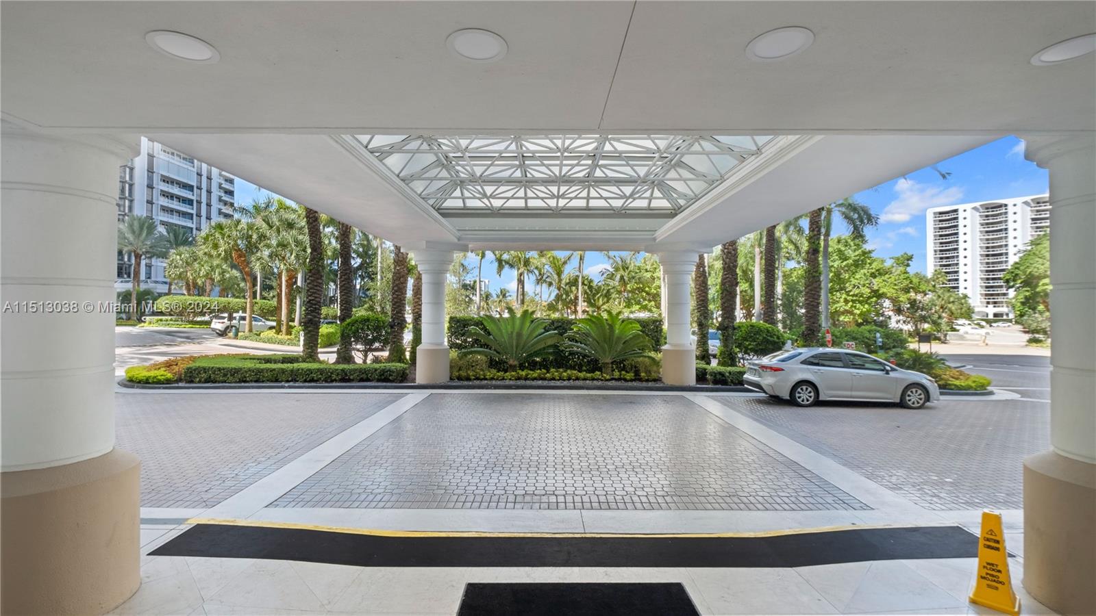 21205 Yacht Club Dr 1803, Aventura, FL 33180, 3 Bedrooms Bedrooms, ,2 BathroomsBathrooms,Residential,For Sale,Yacht Club Dr,A11513038