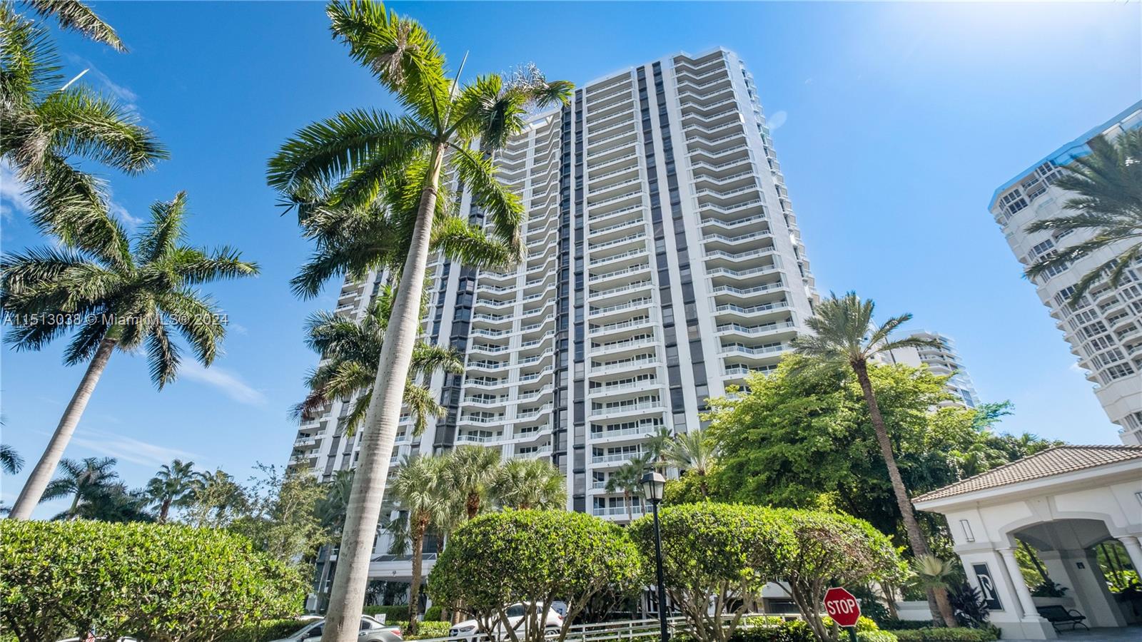 21205 Yacht Club Dr 1803, Aventura, Florida 33180, 3 Bedrooms Bedrooms, ,2 BathroomsBathrooms,Residential,For Sale,21205 Yacht Club Dr 1803,A11513038