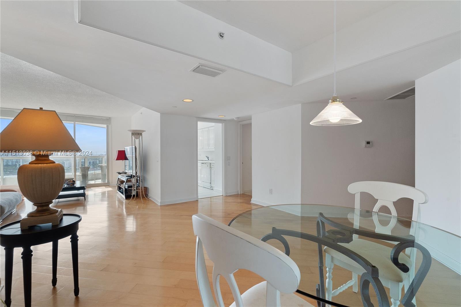 21205 Yacht Club Dr 1803, Aventura, FL 33180, 3 Bedrooms Bedrooms, ,2 BathroomsBathrooms,Residential,For Sale,Yacht Club Dr,A11513038
