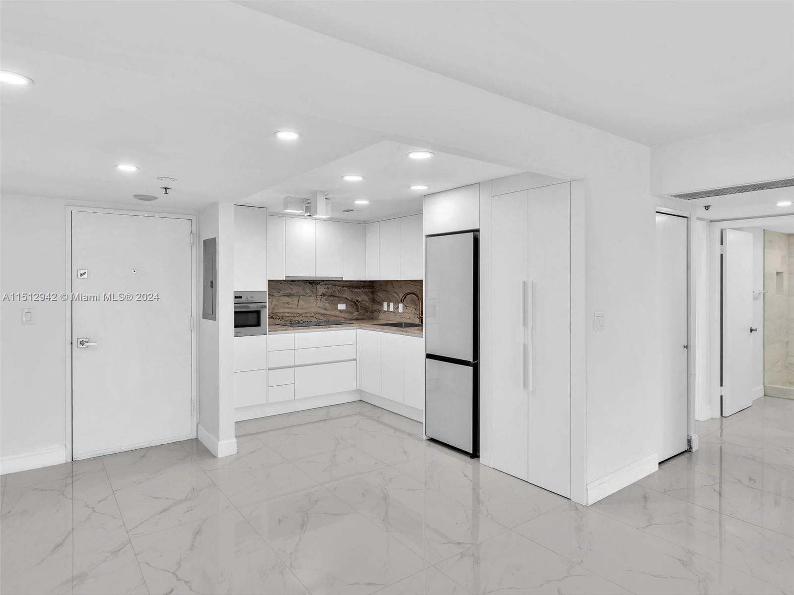  Beautifully Remodeled, Open Kitchen with Quartz countertops and High End appliances
