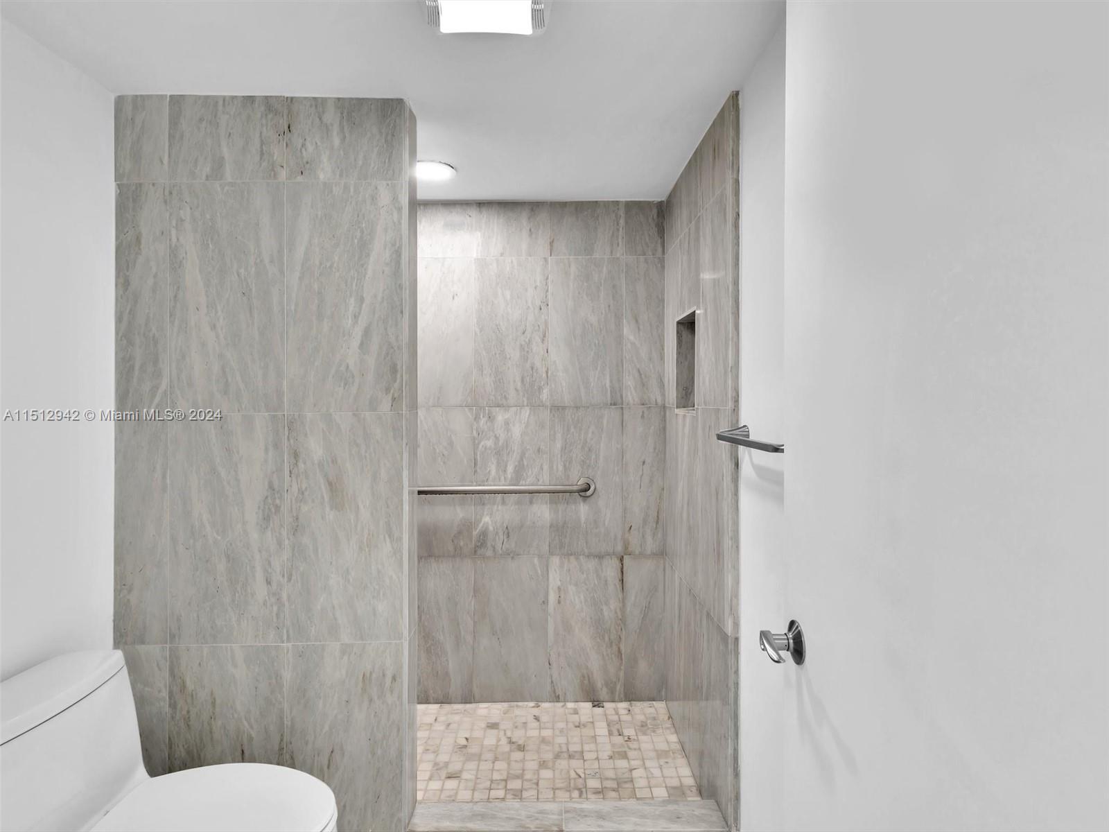 20505 E Country Club Dr 2033, Aventura, Florida 33180, 2 Bedrooms Bedrooms, ,2 BathroomsBathrooms,Residential,For Sale,20505 E Country Club Dr 2033,A11512942