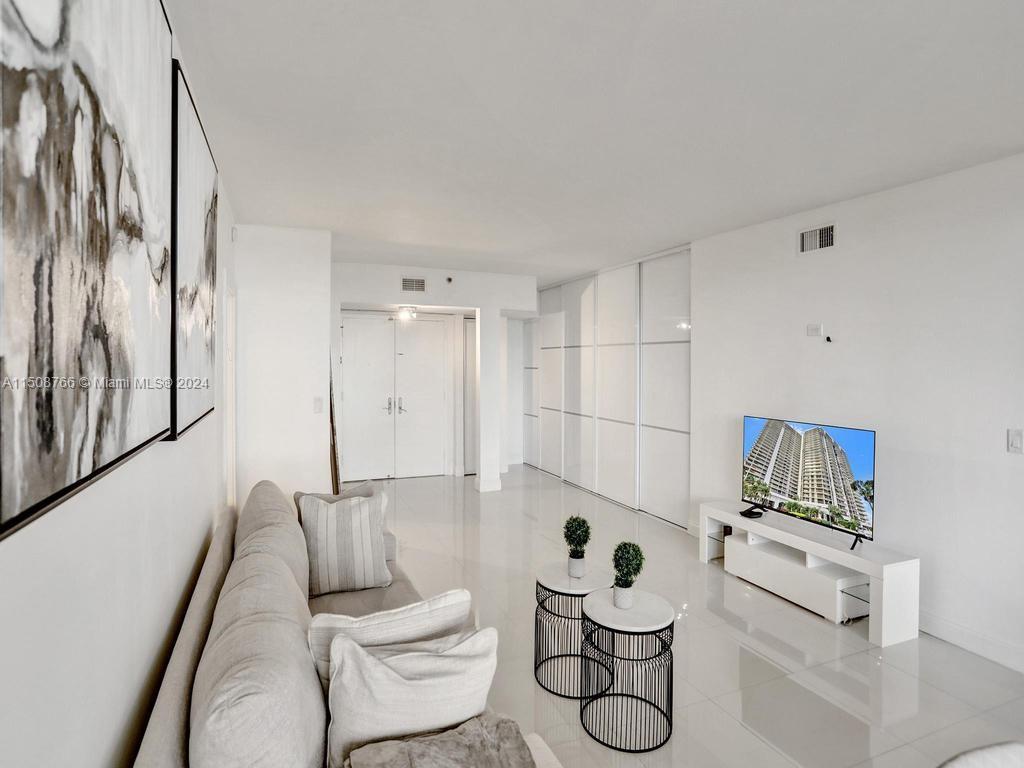 20281 Country Club Dr, Aventura, FL, 33180 United States, 3 Bedrooms Bedrooms, ,2 BathroomsBathrooms,Residential,For Sale,Country Club Dr,A11508766